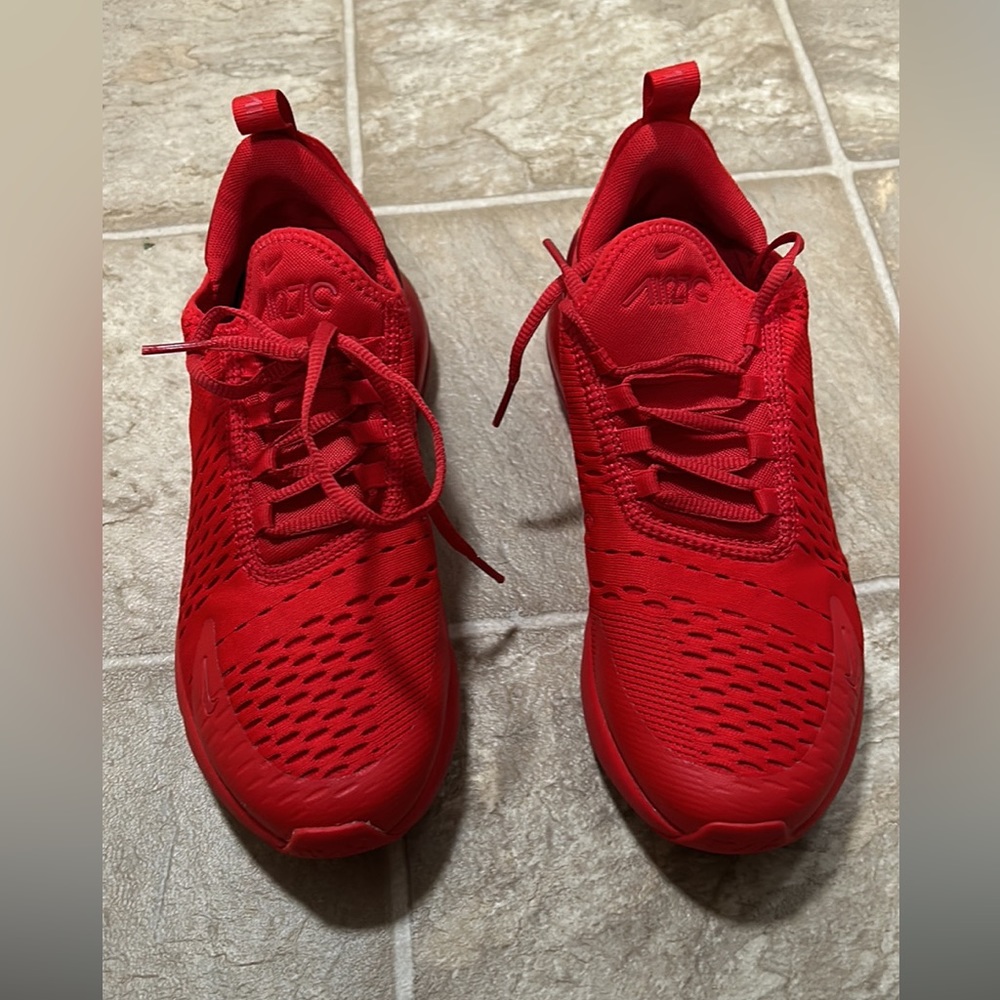 Nike 270s